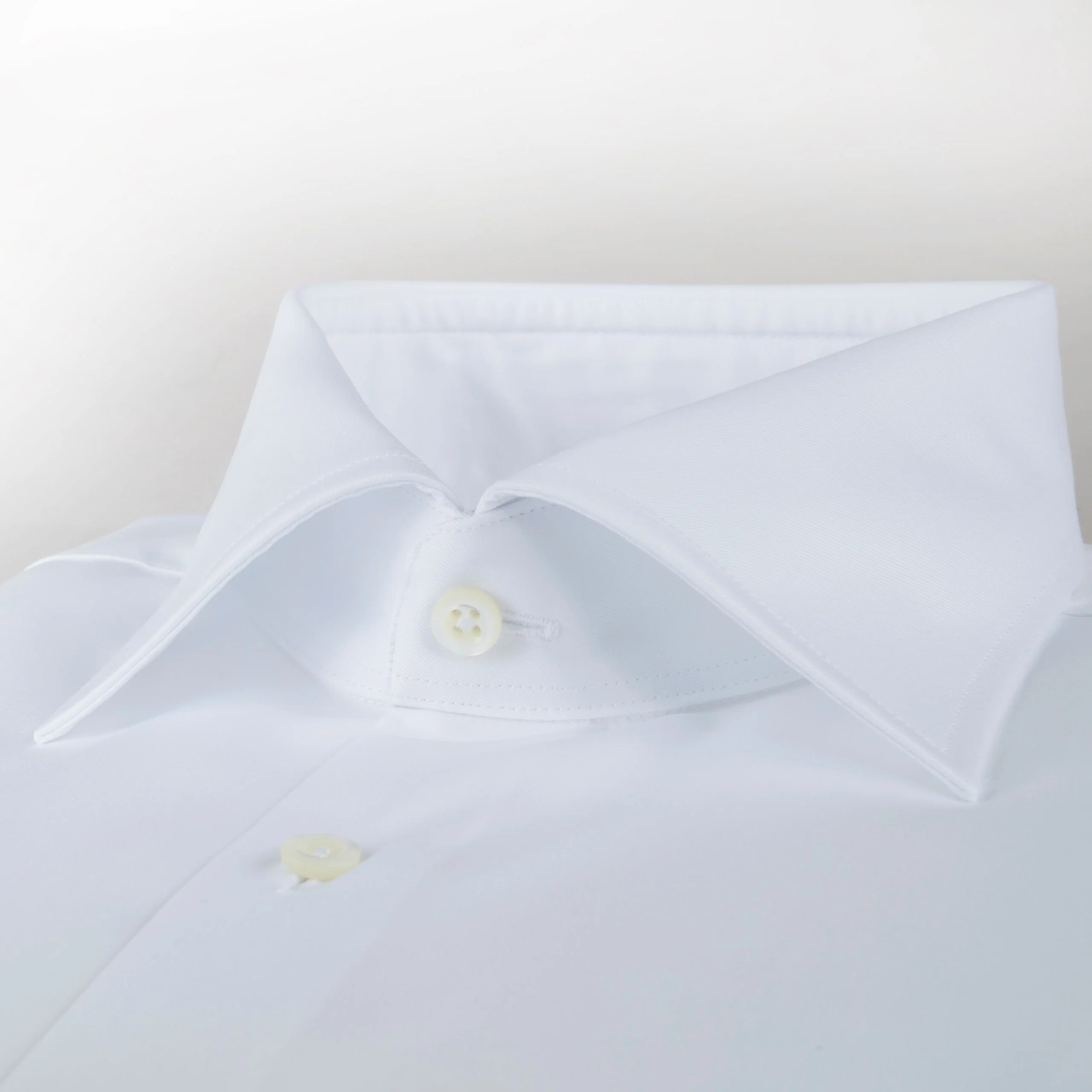 White Fitted Body Shirt In Superior Twill - Stenströms - Image 2